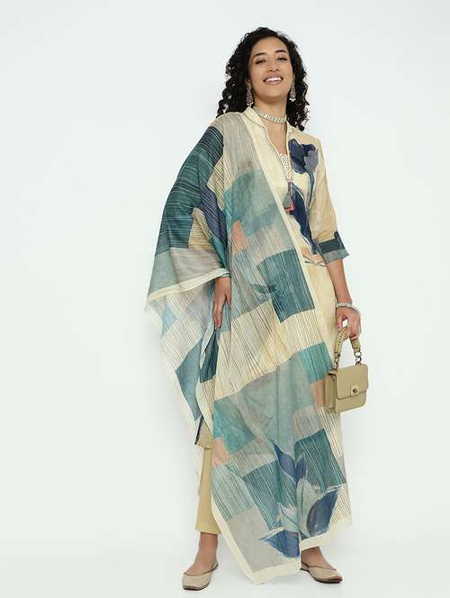 women three quarter sleeve kurta pant with dupatta set - 21982945 - Standard Image - 0