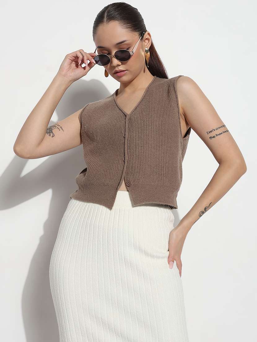 women self designed sleeveless kintted top - 21983037 -  Zoom Image - 0