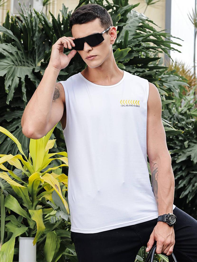 men white placement print round neck vest