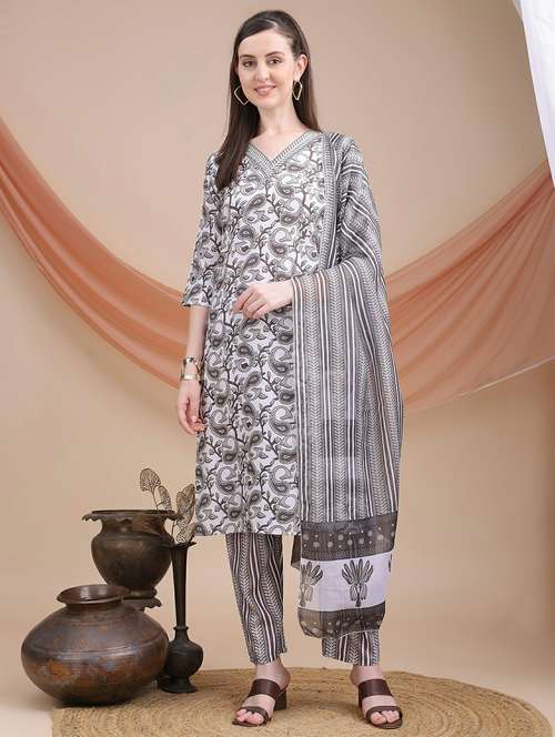women three quarter sleeve kurta pant with dupatta set - 21983309 -  Standard Image - 0
