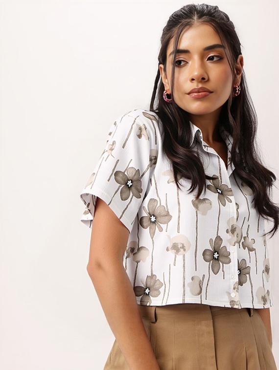 women printed collared short sleeve crop shirt