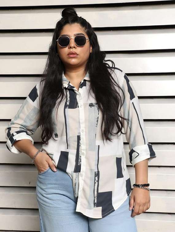 women printed long sleeve collared shirt