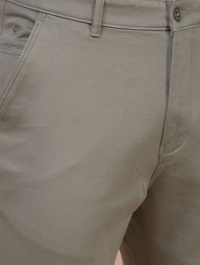 men solid mid rise slim fit chinos  - 21985020 -  Standard Image - 5