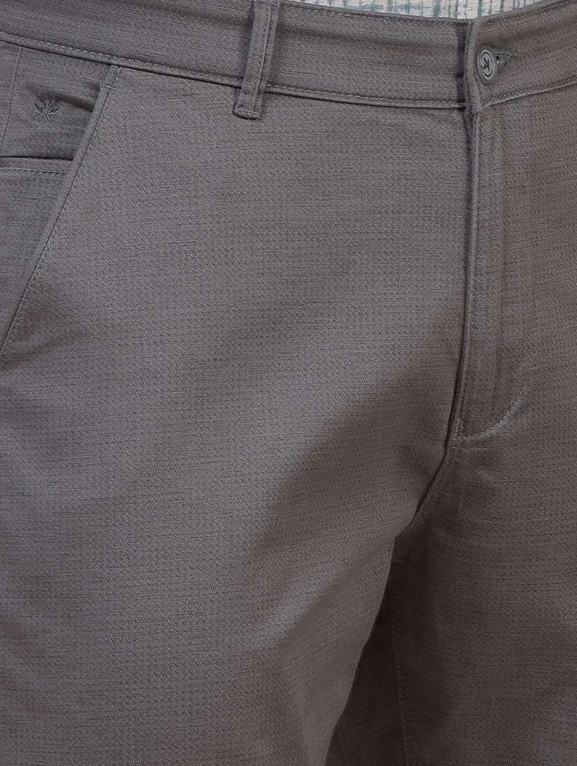 men solid mid rise straight fit chinos - 21985025 - Standard Image - 5