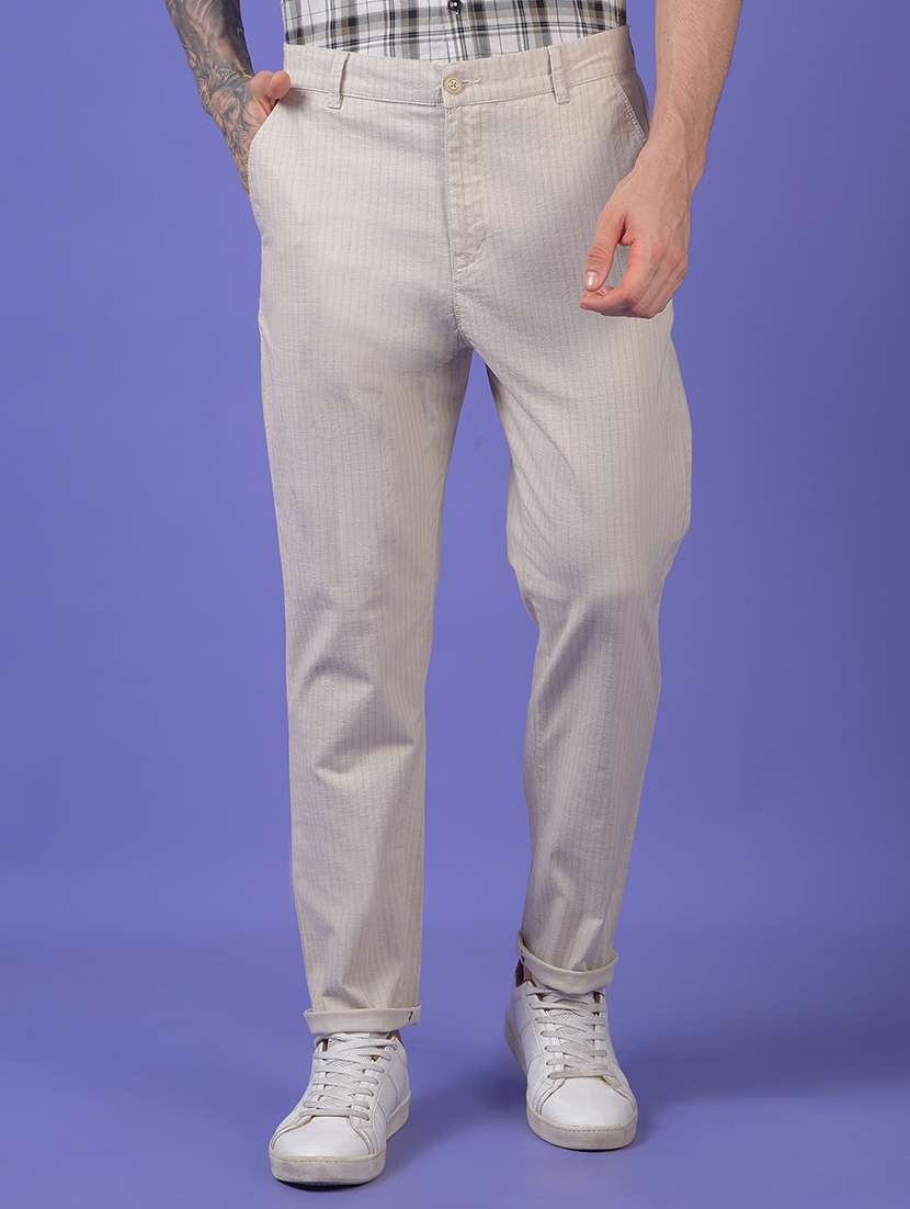 men solid mid rise straight fit chinos 