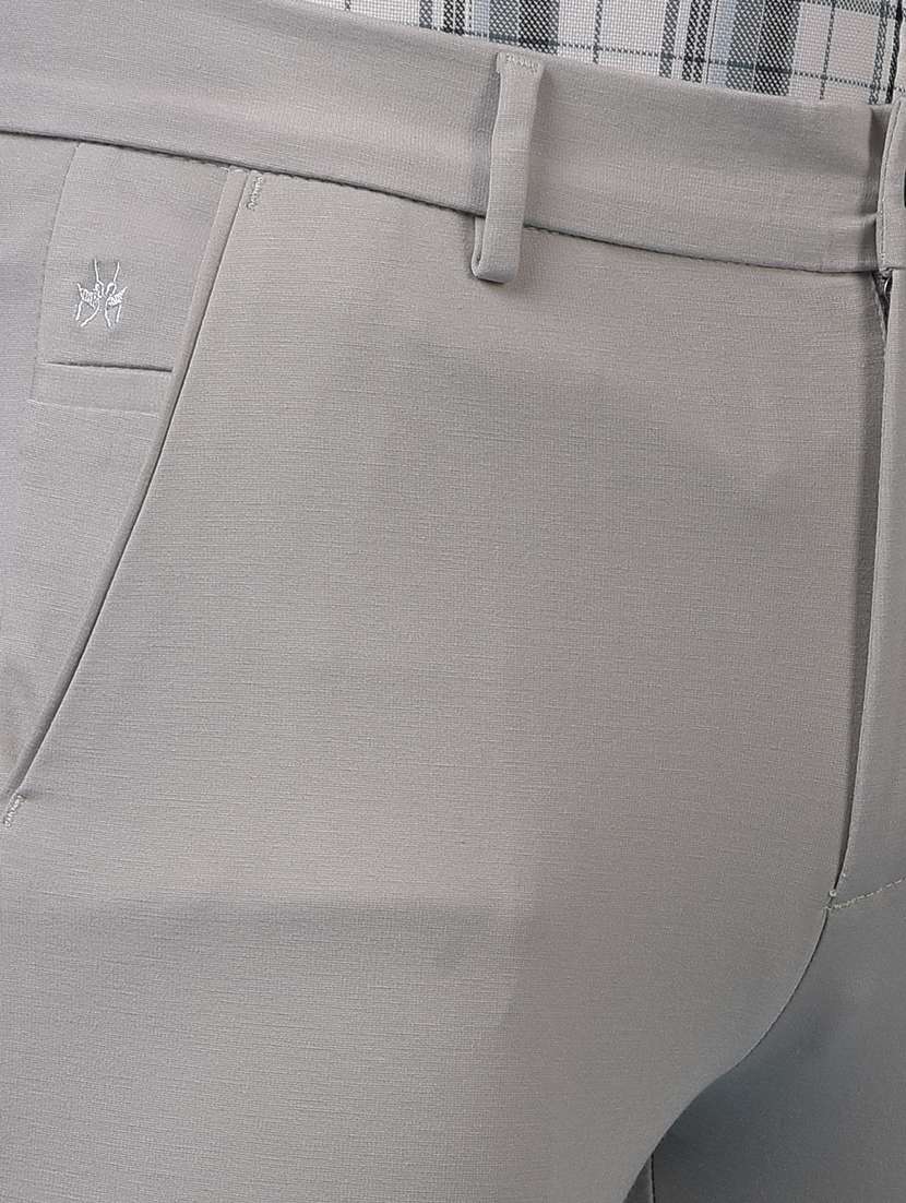 men solid mid rise slim fit chinos - 21985033 - Standard Image - 5