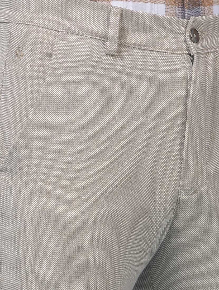 men solid mid rise slim fit chinos  - 21985037 -  Standard Image - 5