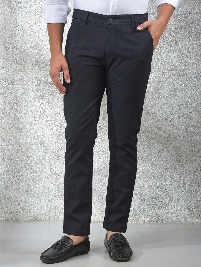 men solid mid rise straight fit chinos 