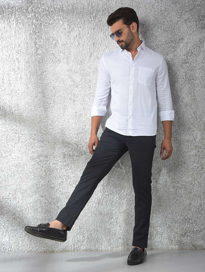 men solid mid rise straight fit chinos  - 21985073 -  Standard Image - 5