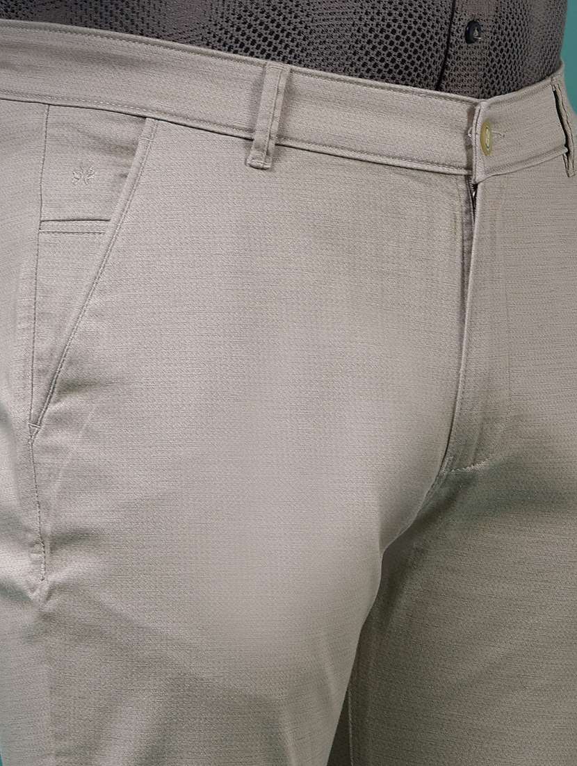 men solid mid rise straight fit chinos  - 21985094 -  Standard Image - 5