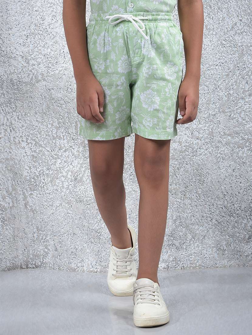 boys printed mid rise regular fit shorts 