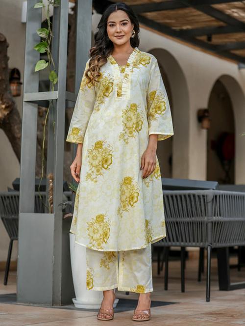 women floral three quarter sleeve kurta pant set - 21985493 -  Standard Image - 0