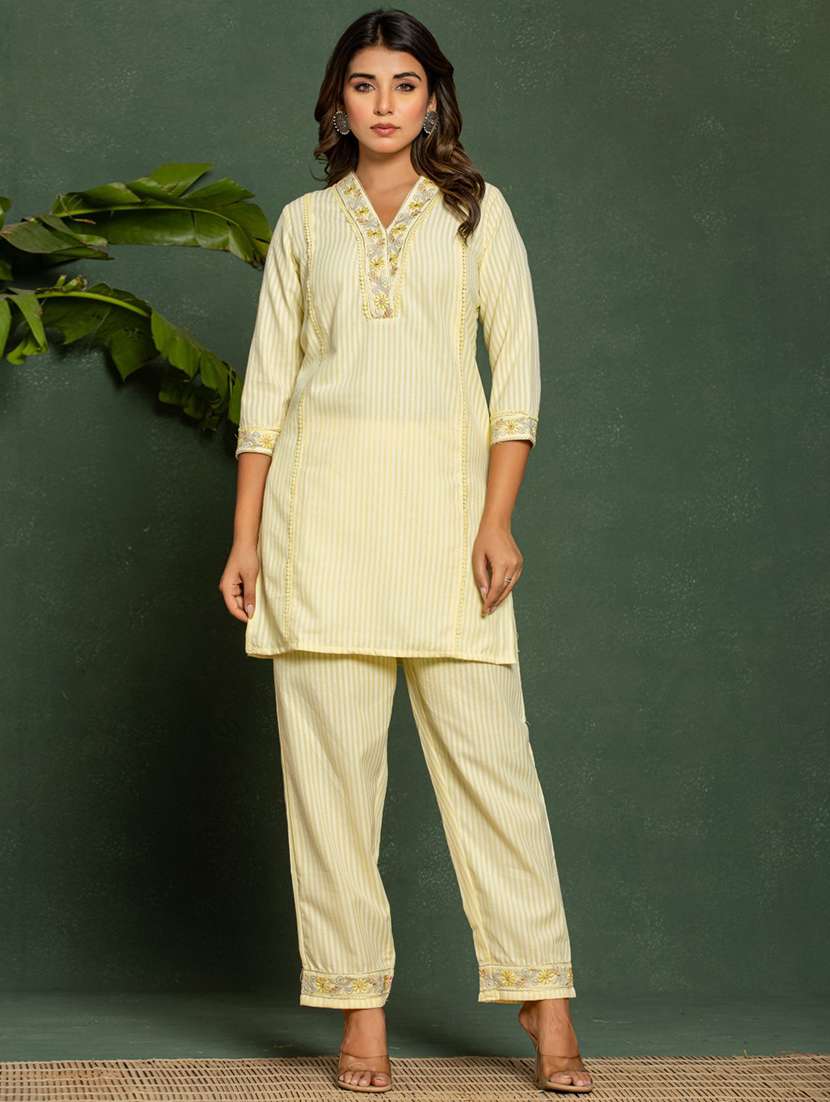 women striped three quarter sleeve ethnic co-ord set - 21985548 - Zoom Image - 0