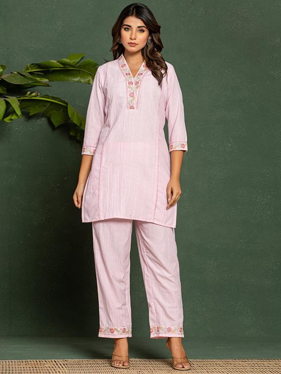 women striped three quarter sleeve ethnic co-ord set - 21985549 - Zoom Image - 0