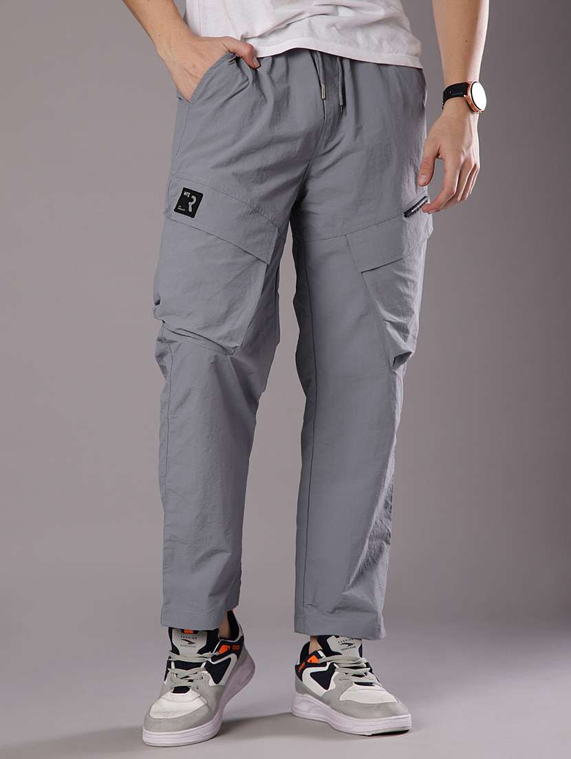 men solid mid rise regular fit cargo