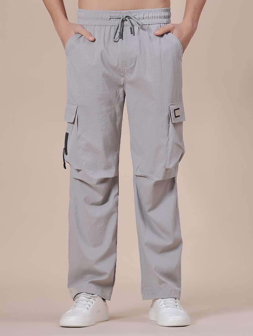 men solid mid rise regular fit cargo