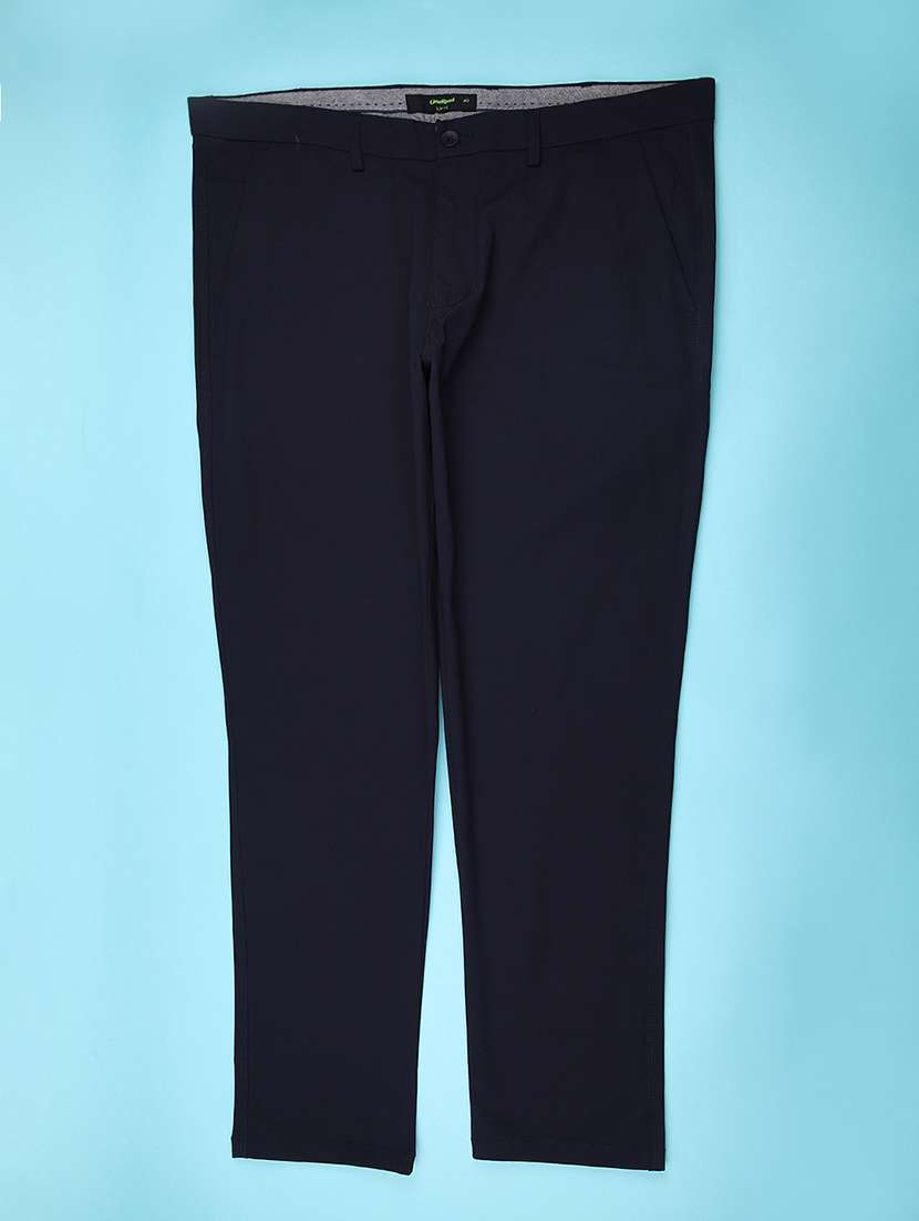 men solid mid rise chinos 