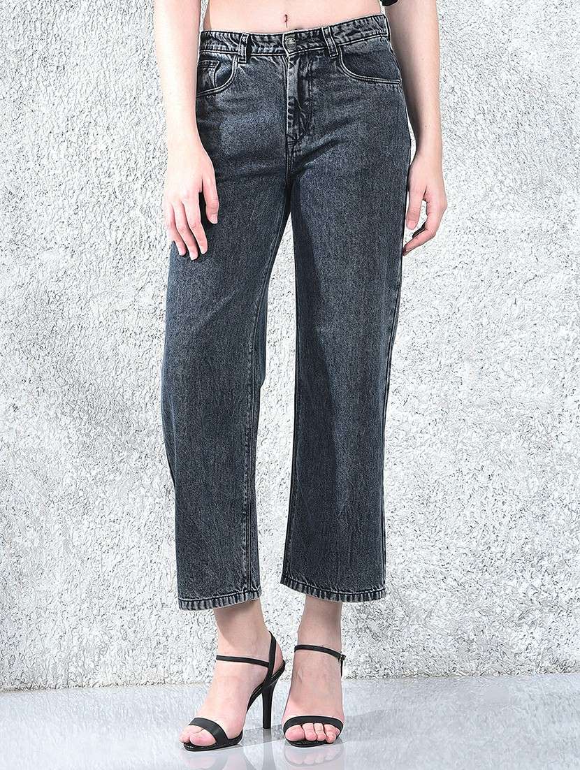 women solid mid rise wide leg jeans
