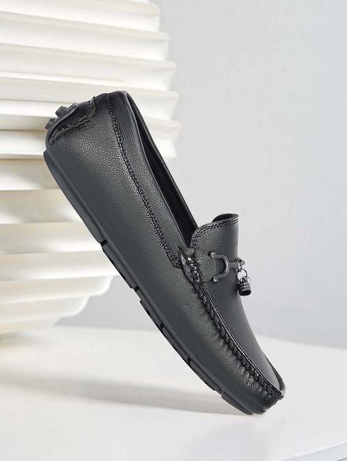 men slip on horsebit loafer - 21986317 -  Standard Image - 0