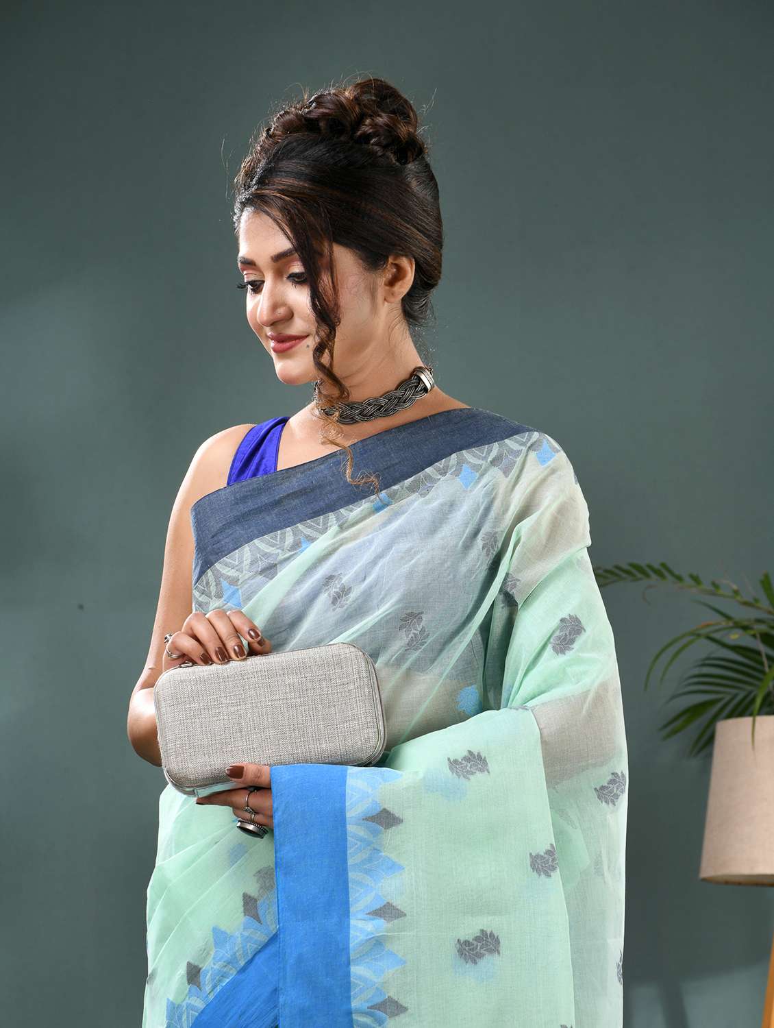 women self design handloom saree - 21986586 -  Standard Image - 5