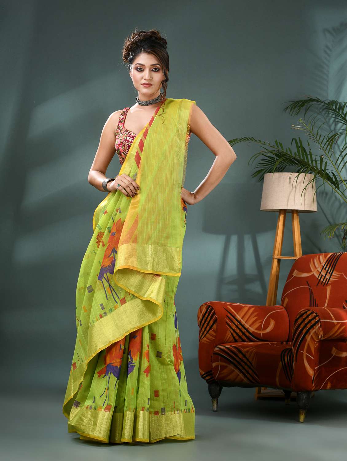 women self design handloom saree with blouse - 21986588 -  Standard Image - 3