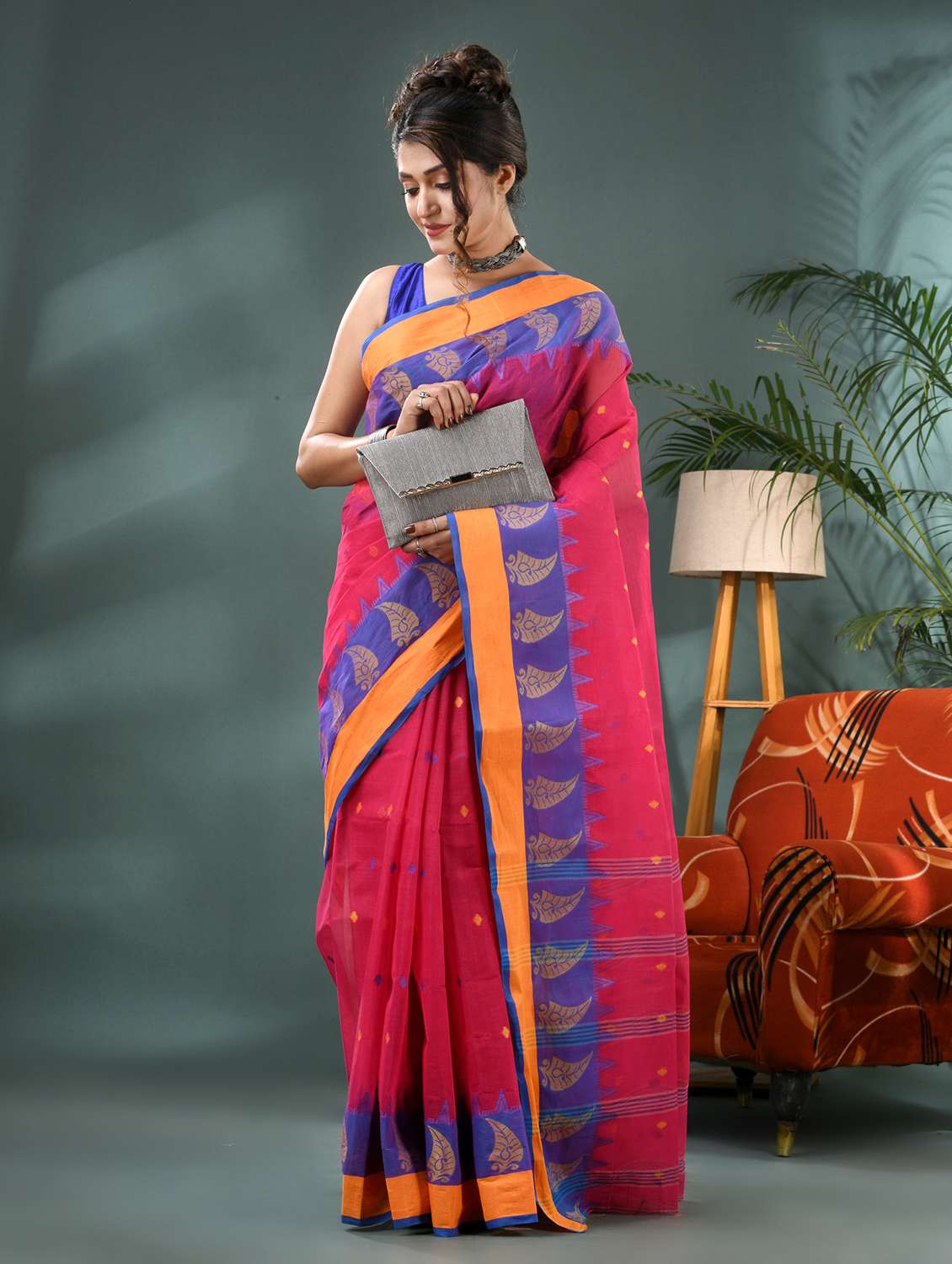 women self design handloom saree - 21986592 - Standard Image - 5