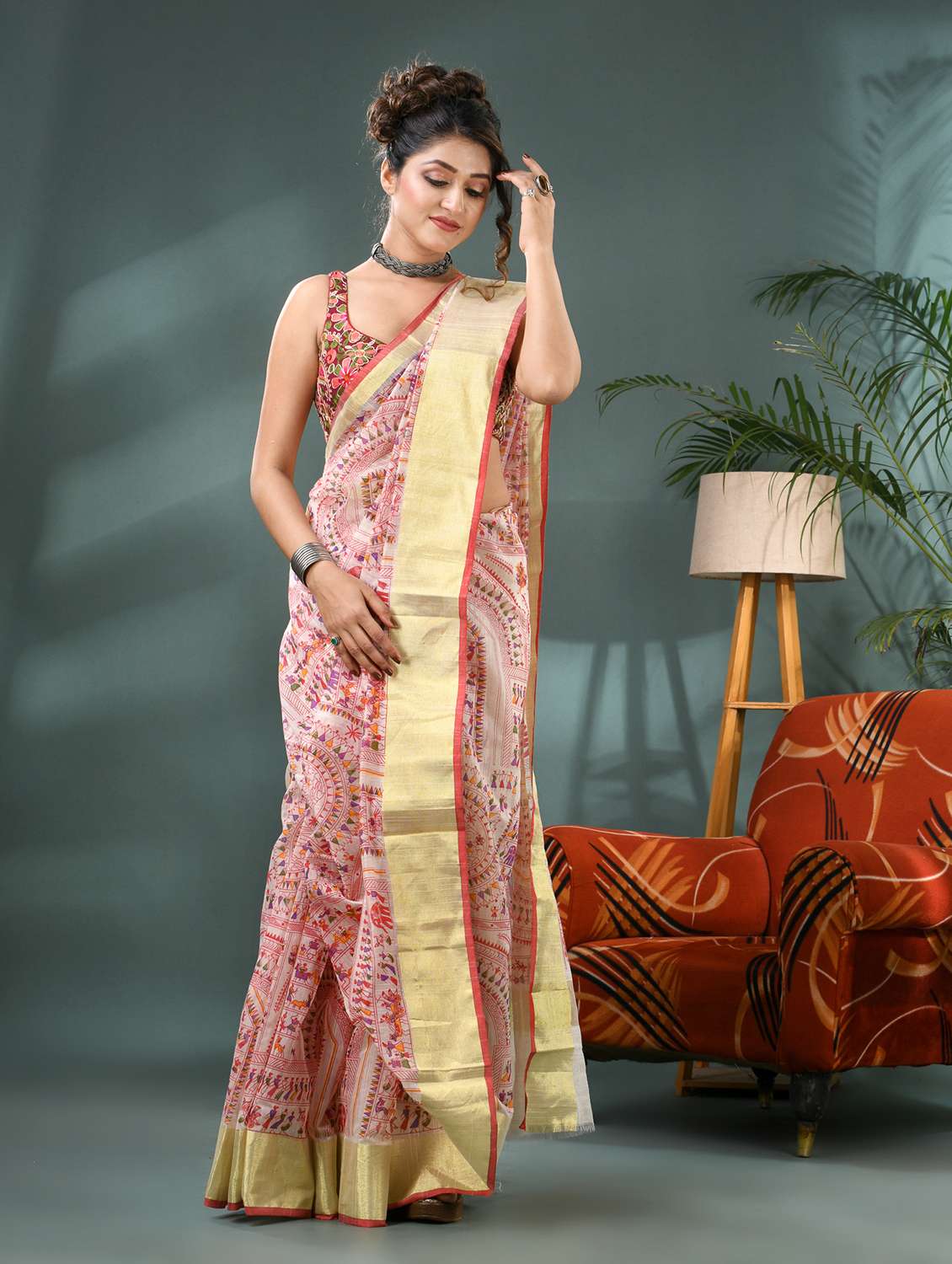 women warli printed bordered saree with blouse - 21986595 - Standard Image - 3