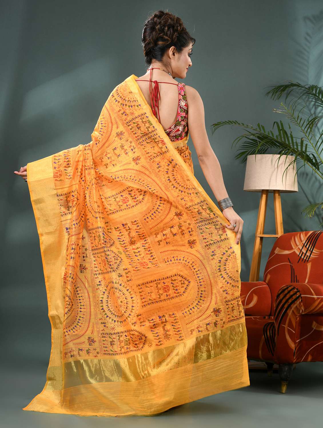women warli printed bordered saree with blouse - 21986596 -  Standard Image - 3