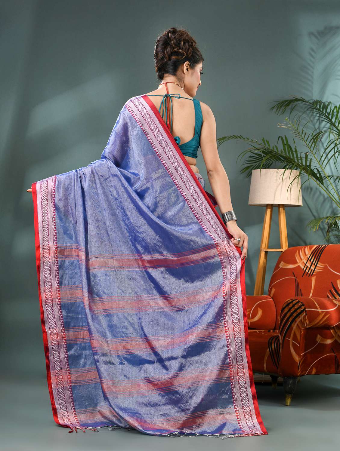 women solid with bordered handloom saree with blouse - 21986621 -  Standard Image - 3