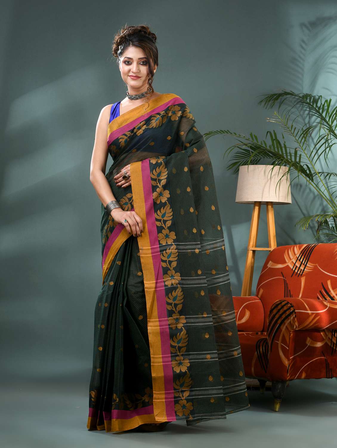 women self design tant saree