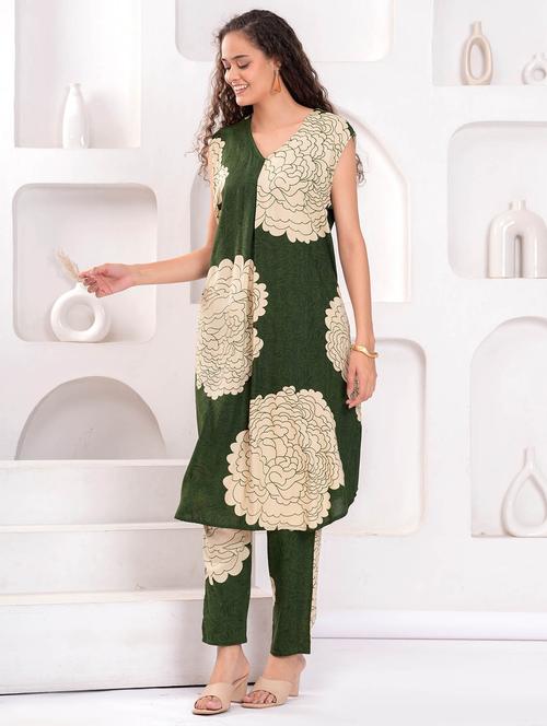 women bandhani print sleeveless kurta and pant set - 21986791 - Standard Image - 0