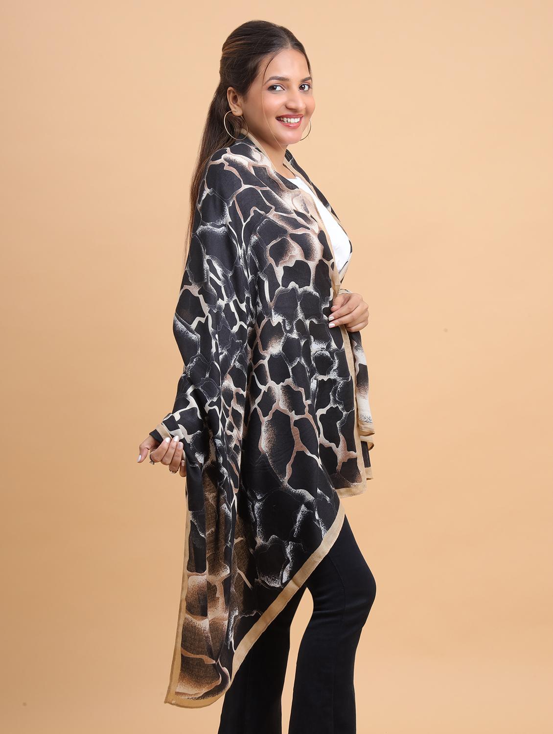 women abstract print viscose scarf - 21986812 - Standard Image - 3