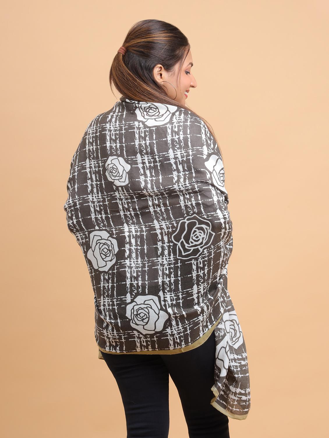women printed viscose scarf - 21986814 - Standard Image - 3