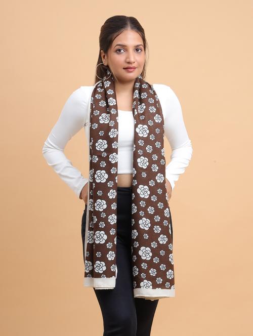 women floral printed viscose scarf   - 21986815 -  Standard Image - 0