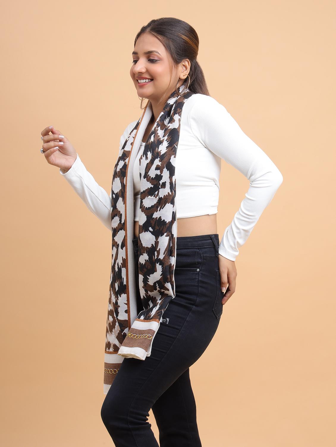 printed women scarf - 21986818 - Standard Image - 3