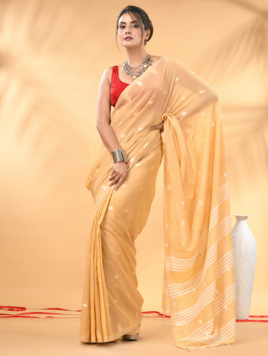 women self design handloom saree with blouse - 21986947 - Standard Image - 3