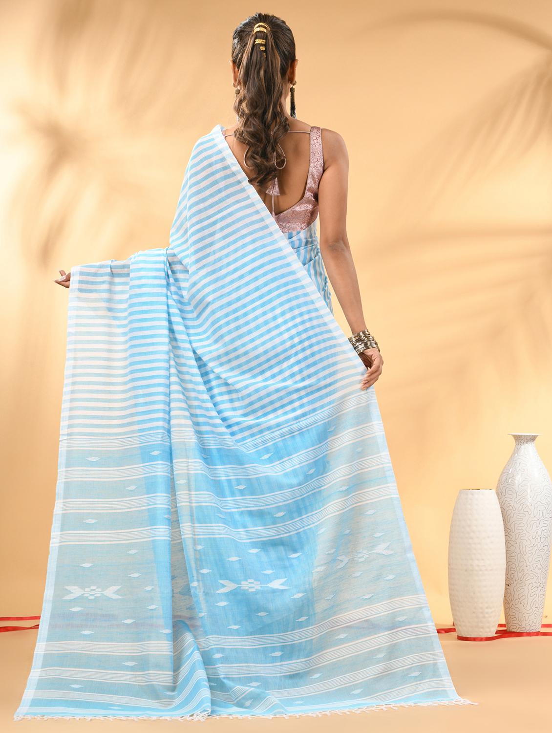 women striped handloom saree with blouse - 21986951 - Standard Image - 3