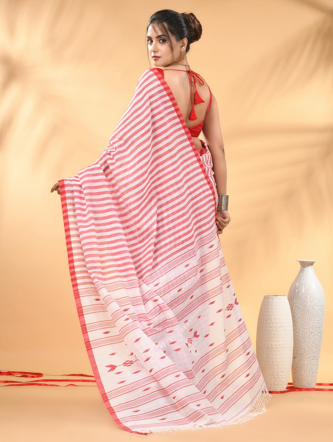 women striped handloom saree with blouse - 21986952 - Standard Image - 3
