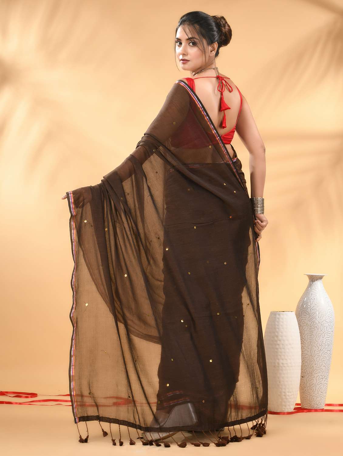 women solid with bordered handloom saree with blouse - 21986996 -  Standard Image - 3