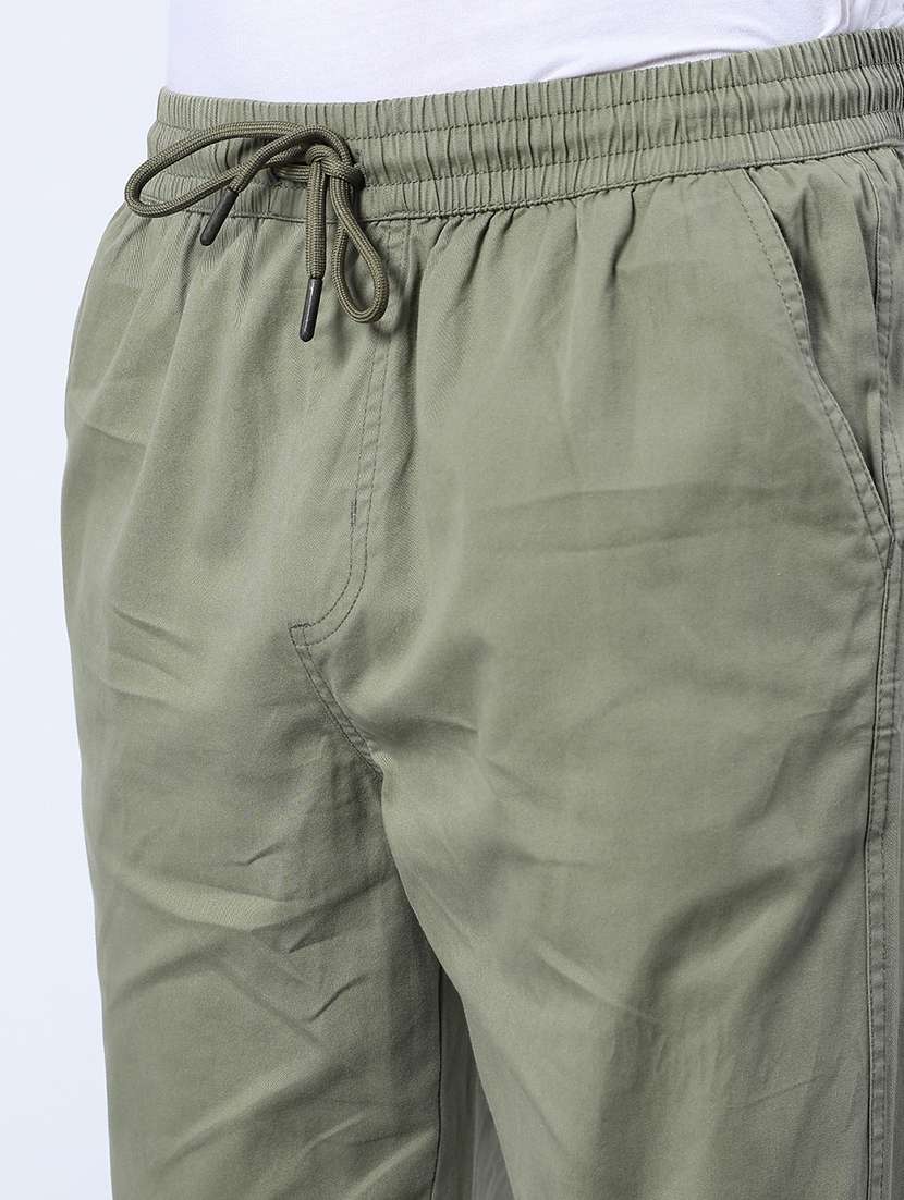 men solid mid rise jogger - 21987205 -  Standard Image - 5