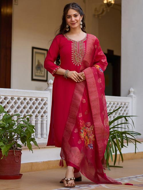 women three quarter sleeve kurta pant with dupatta set - 21987335 - Standard Image - 0