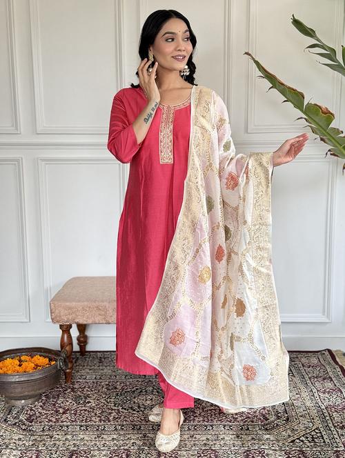 women three quarter sleeve kurta pant with dupatta set - 21987347 - Standard Image - 0