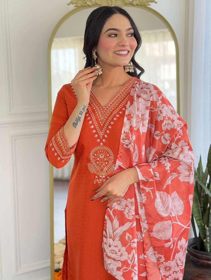 women three quarter sleeve kurta pant with dupatta set - 21987356 - Standard Image - 5