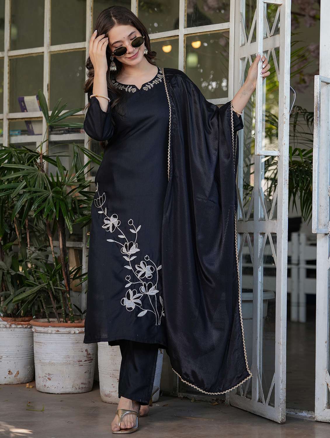women floral three quarter sleeve kurta pant with dupatta set - 21987366 - Standard Image - 5
