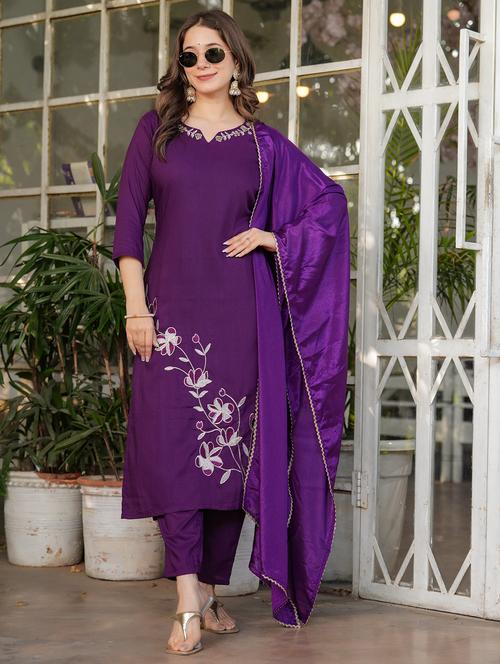 women three quarter sleeve kurta pant with dupatta set - 21987367 - Standard Image - 0