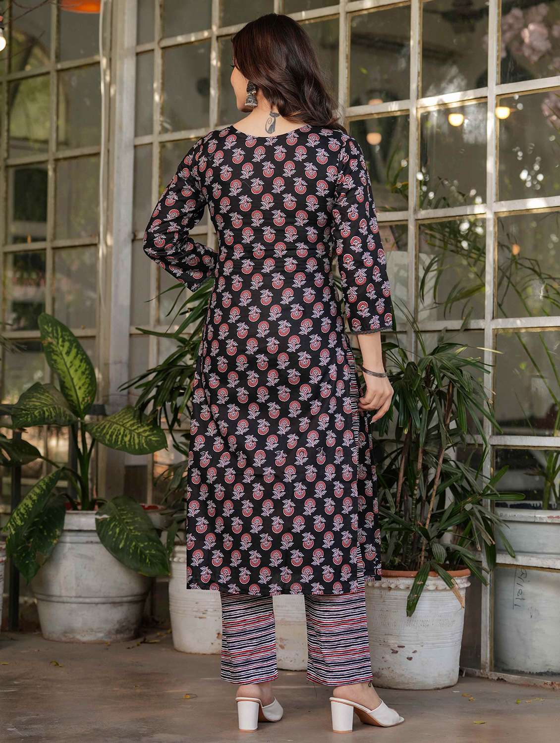 women three quarter sleeve kurta pant with dupatta set - 21987374 - Standard Image - 3