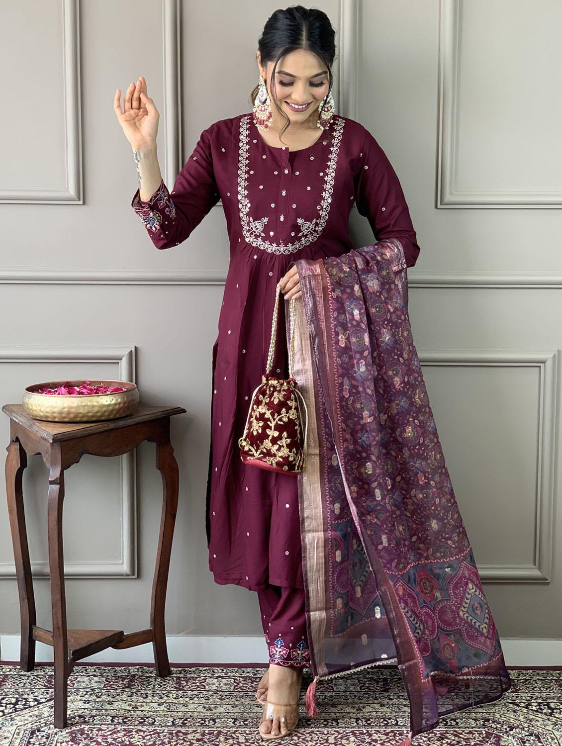 women three quarter sleeve kurta pant with dupatta set - 21987377 - Standard Image - 3