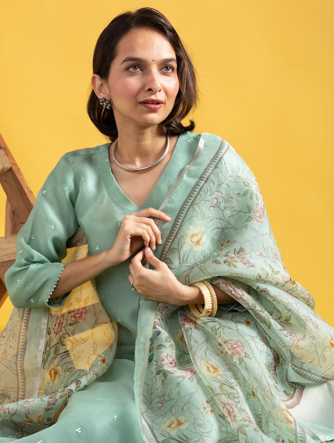 women three quarter sleeve kurta pant with dupatta set - 21987383 - Standard Image - 3