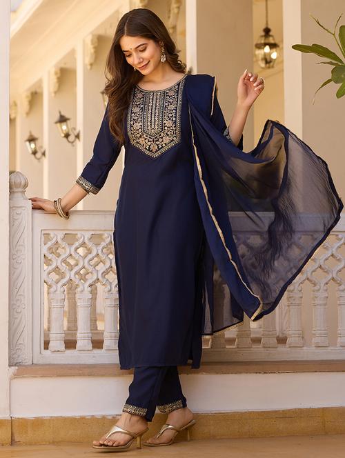 women three quarter sleeve kurta pant with dupatta set - 21987384 - Standard Image - 0