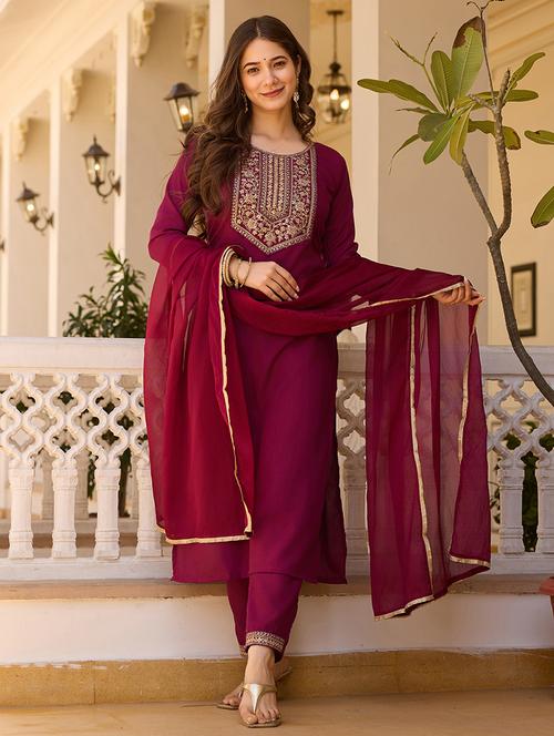 women three quarter sleeve kurta pant with dupatta set - 21987386 - Standard Image - 0